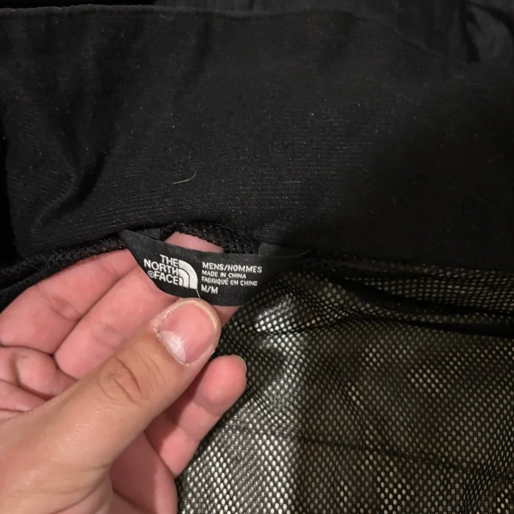 The North Face Resolve 2 Waterproof Rain Jacket Black Mens Medium NF0A2VD5 - Picture 4 of 8